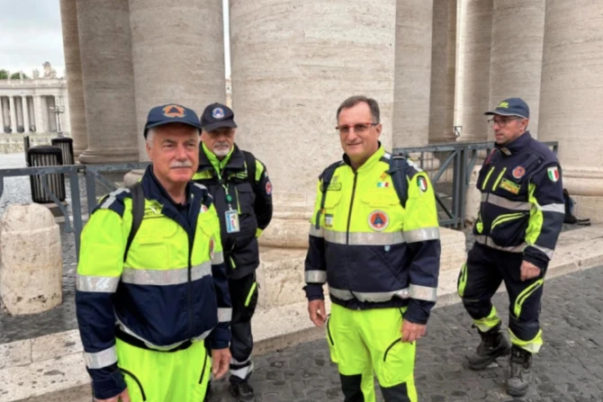 1,800 Civil Protection volunteers on hand to streamline flow for Francis’ funeral
