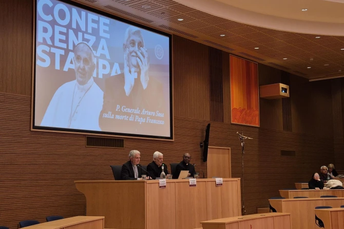 Jesuit superior Father Sosa: Pope Francis did not seek popularity