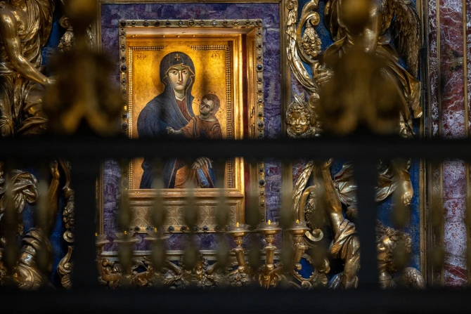 Who are the many popes not buried in the Vatican?