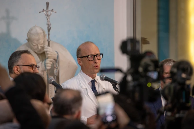 Pope Francis’ Doctor: ‘We Really Thought We Wouldn’t Make It’