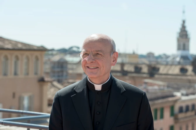 Opus Dei postpones adoption of new statutes