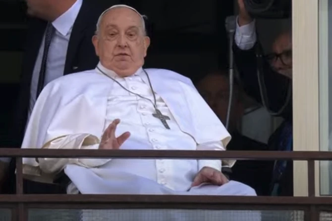 Pope Francis: God Desires To Offer His Love And Mercy To Those At The ‘Crossroads’ Of Life