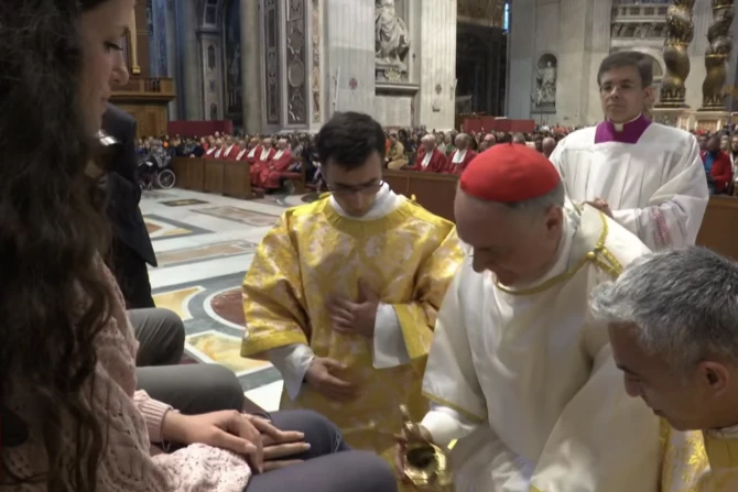 Washing Of Feet At Vatican Highlights Holy Thursday Call To Reject World That ‘Betrays’ For Profit