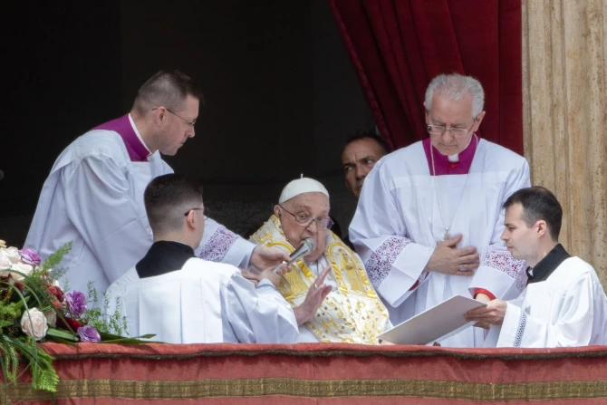 The final hours of Pope Francis: ‘Thank you for bringing me back to the Square’ 